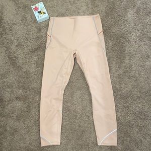 NWOT Ladies Fabletics
